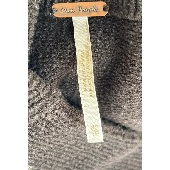 Free People Ottoman Slouchy Tunic Sweater Black XS - Picture 3 of 3